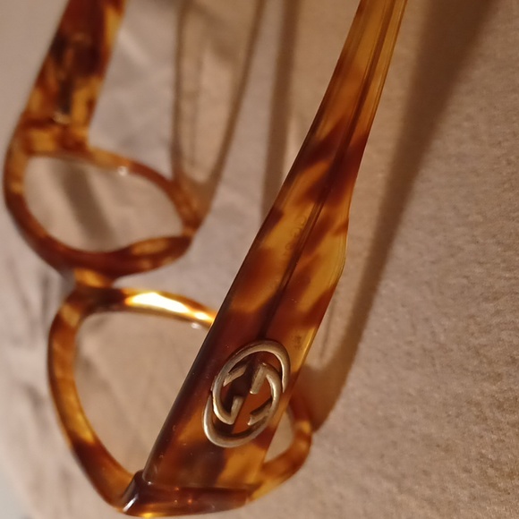 Gucci Accessories - Gucci glasses